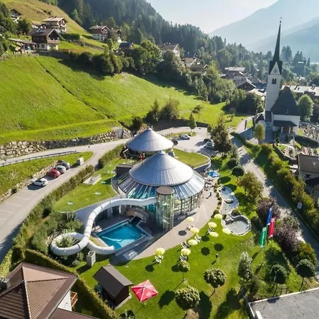 Feriehus Sunlit Alpine *